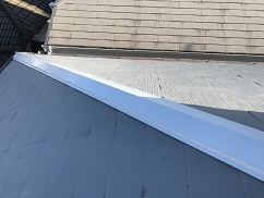 雨漏りリスクのある棟板金修理後