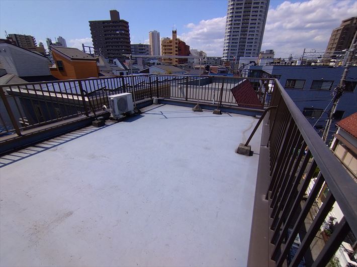 世田谷区で陸屋根の雨漏りでお悩みの方へ、メンテナンスのチェックポイント！