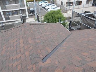 谷部分にはガルバリウム鋼板