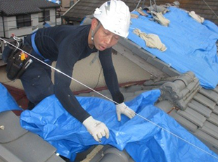 雨養生で雨漏り被害の拡大を防ぐ！