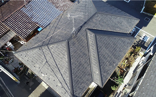 空から見たスレート屋根