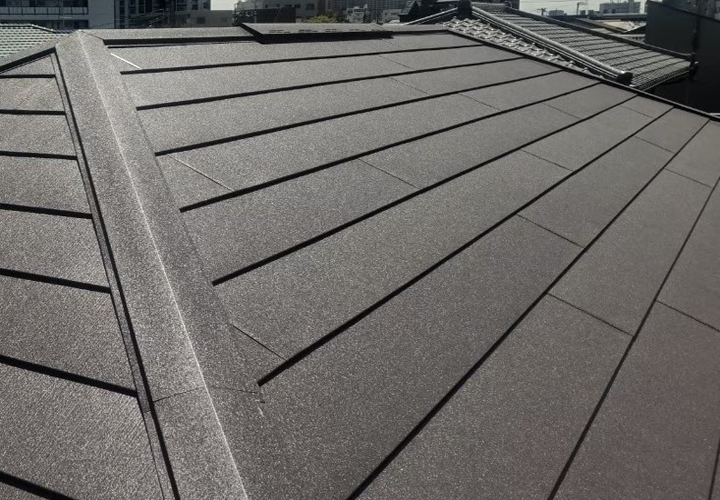 屋根カバー工法の施工完了