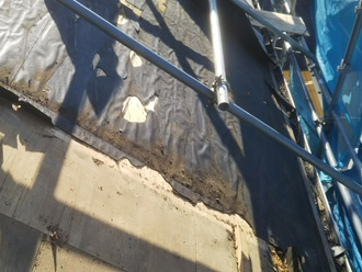 屋根葺き替え工事　屋根材撤去