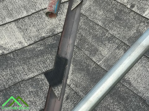 破片が剥がれています