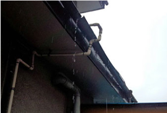 雨樋からの雨漏れ 雨樋からの雨漏れ