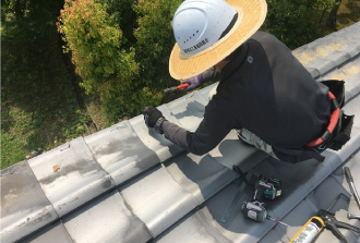 割れた瓦の差し替え 割れた瓦の差し替え