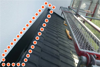 一階屋根と二階外壁の取り合い部 一階屋根と二階外壁の取り合い部