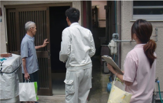 お客様へ挨拶し、訪問目的を明確に伝えます