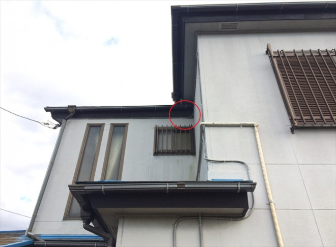 屋根と外壁の取り合い部分から雨漏り
