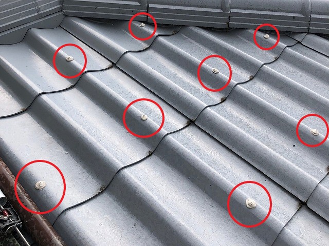 さいたま市岩槻にて瓦押さえ釘頭コーキング