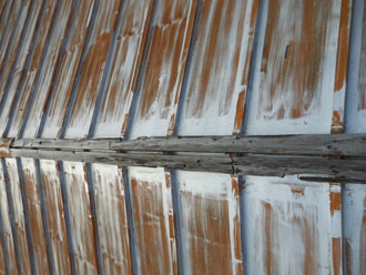 錆の目立つ屋根