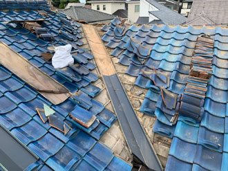 下から板金を設置