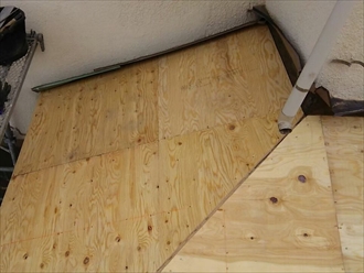 野地板重ね張り