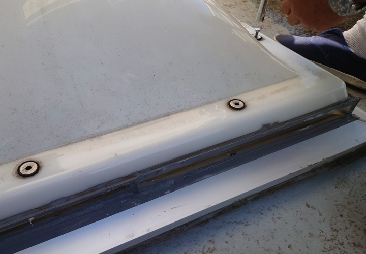 明り取りドームの取り外し