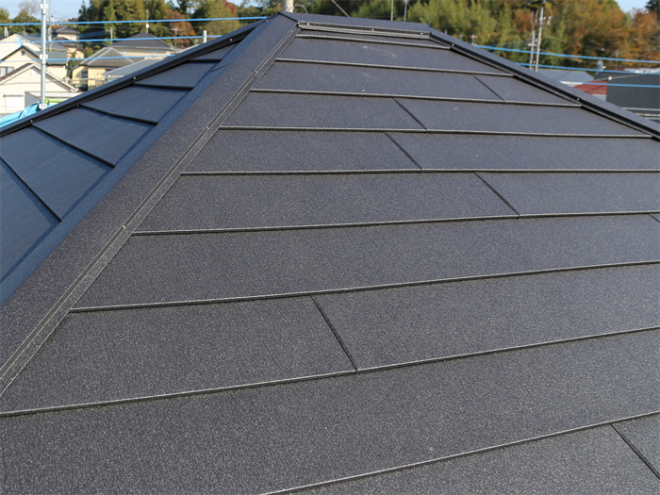 雨漏りを起こしたスレート屋根をスーパーガルテクトでカバー工事