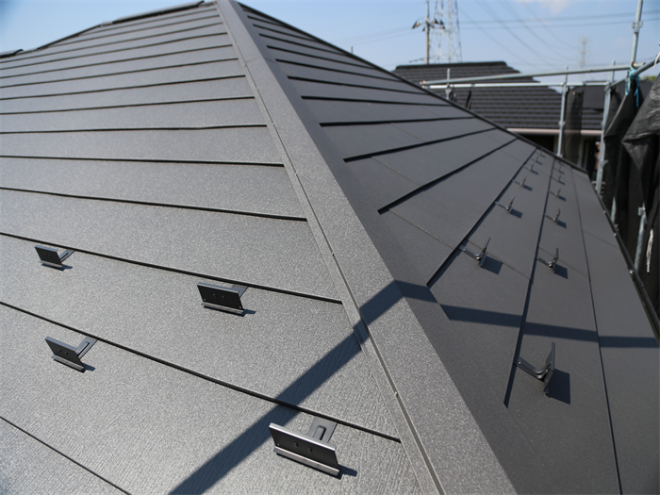 屋根カバー工法完了