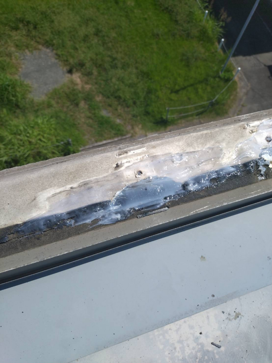 沼津市 笠木交換 雨漏りしたパラペットの補修と新しい笠木の取り付けで防水対策も万全に！