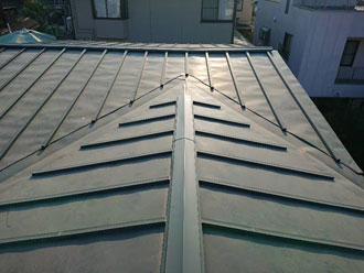 瓦棒葺き屋根を調査