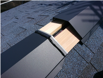 貫板・棟板金の設置