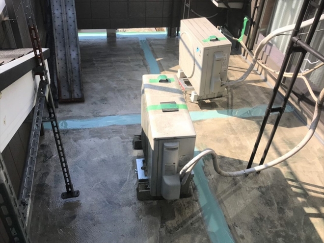 目地と排水箇所を先に施工