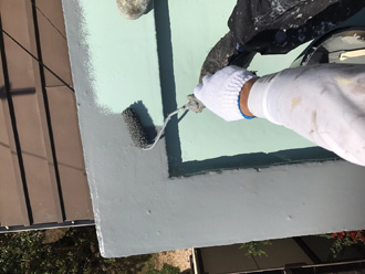 立ち上がり部をトップコート仕上げます