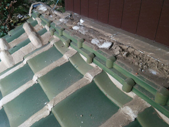 川崎市麻生区金程で土居熨斗瓦の積み直し工事を行い雨漏り改善