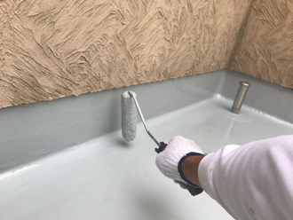 トップコートを塗ります