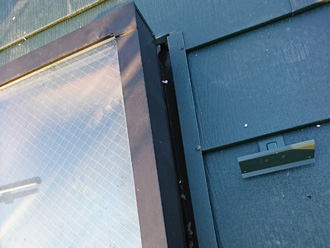 雨漏りを起こした天窓を交換