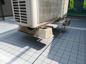 バルコニー防水に伴い室外機を移動
