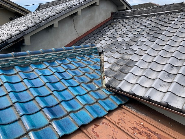 天理市で築60年増築ありのお宅で雨漏り無料調査、天井裏で多数雨漏り跡を確認