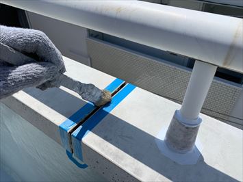 笠木の継ぎ目　プライマー塗布