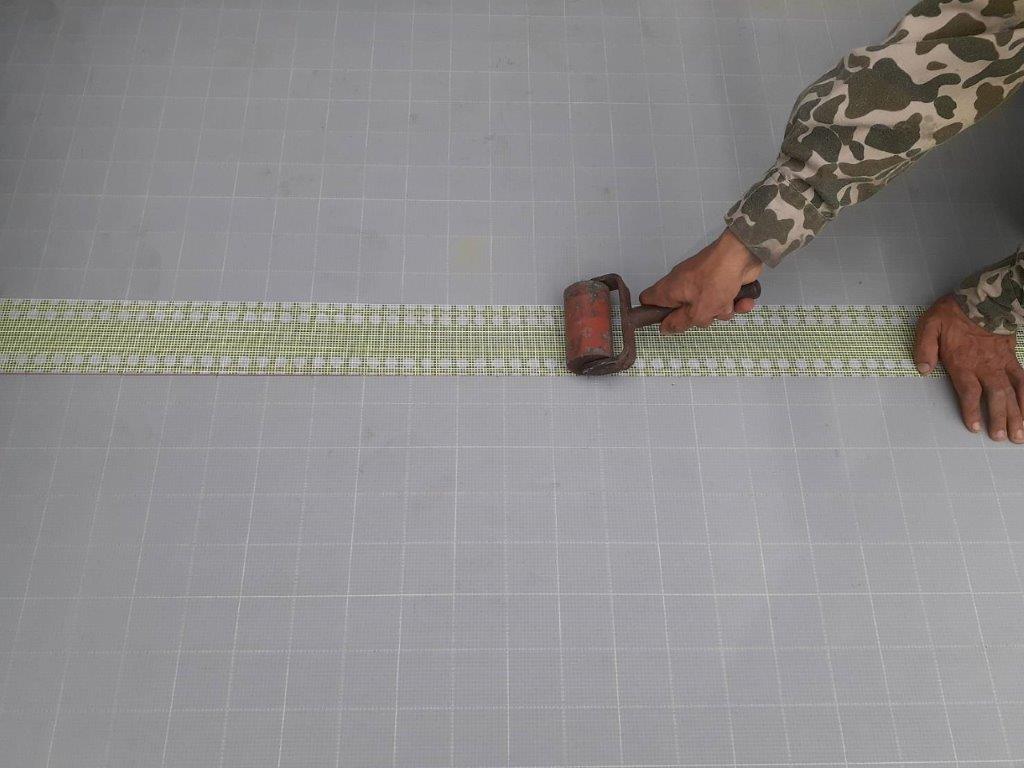 緩衝シート貼り