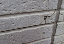 外壁とシーリングのクラック 外壁とシーリングのクラック