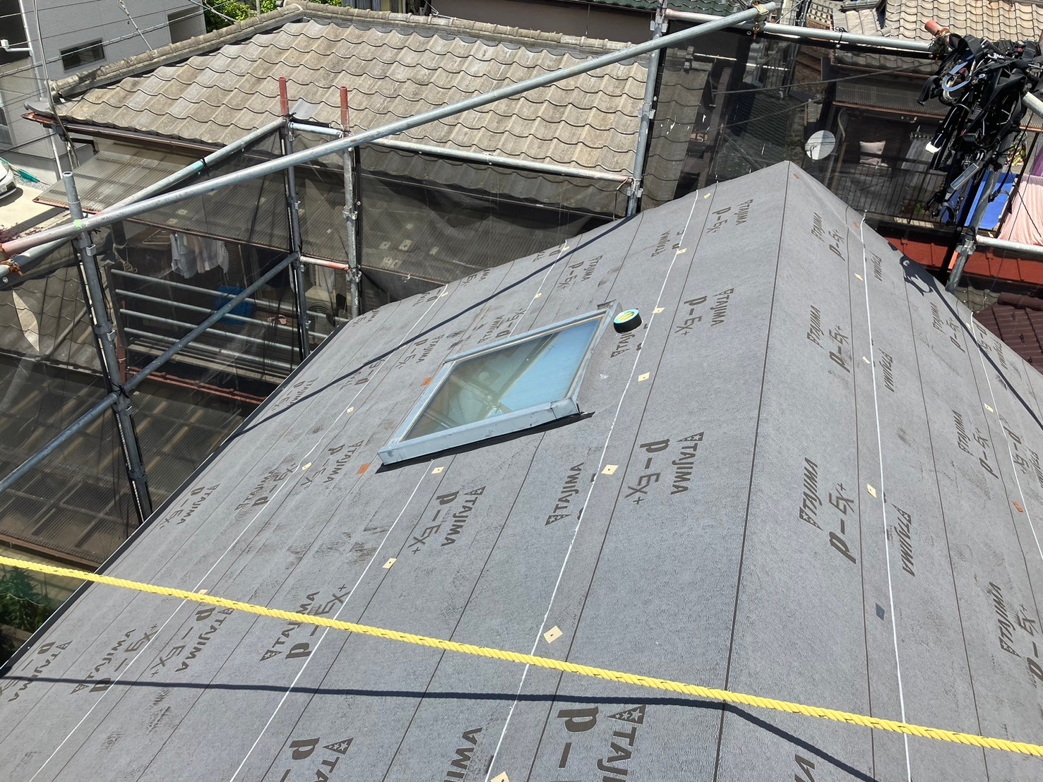 加須市　屋根葺き替え 屋根葺き直し 屋根カバー工事 屋根カバー工法  漆喰取り直し 漆喰詰め直し 漆喰詰め増し  雪止め設置