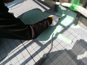 ウレタン防水はまず立ち上がり部分から塗装