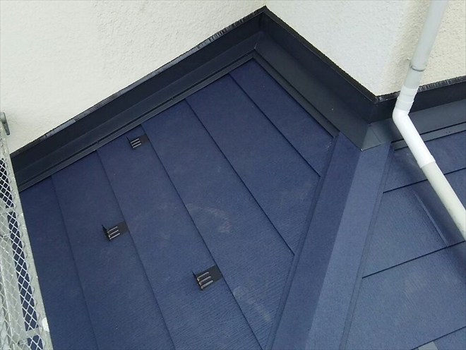 下屋根の葺き替え工事が完了