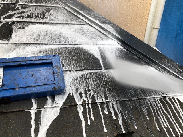 バイオ洗浄を行っている屋根