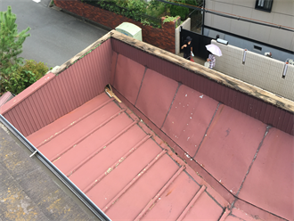 笠木板金の飛散