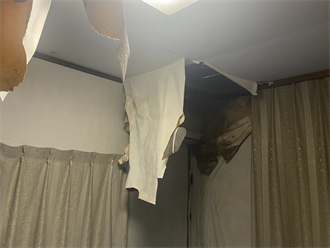 台風で雨漏り発生