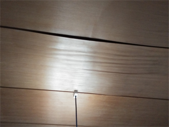 雨漏り天井材剥がれ