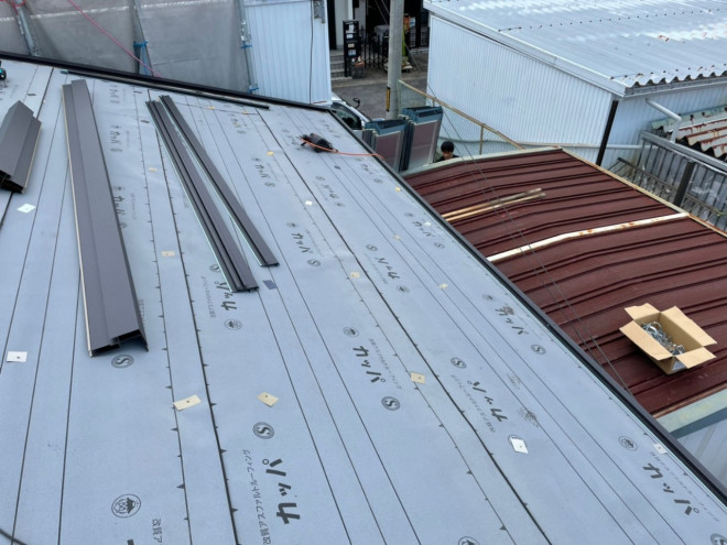 春日井市、カバー工法