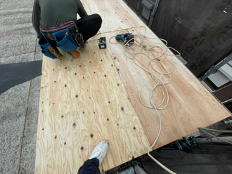 野地板取り付け