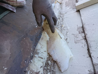 シリコンコーキングの塊