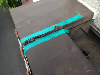 マスキングテープで養生