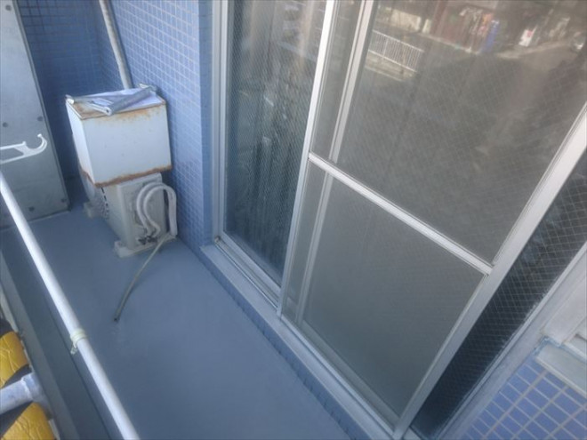 ウレタン樹脂は紫外線に弱いのでトップコートで保護