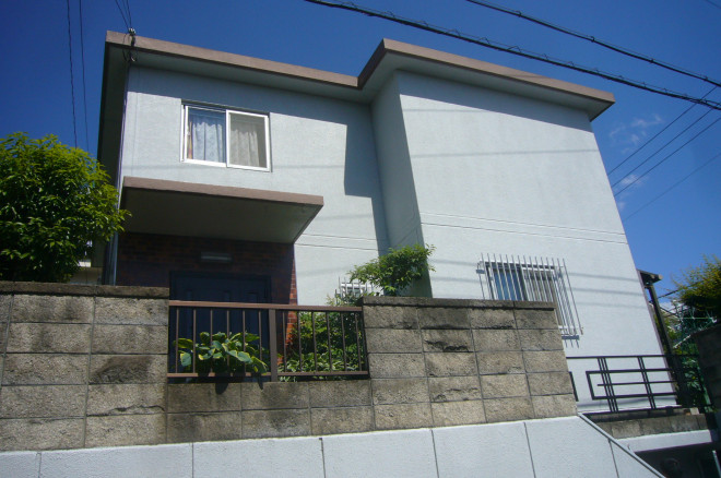 豊中市にて雨漏りの為、ベランダ防水の現場点検へいってきました