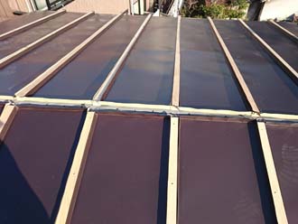 ガルバリウム鋼板と心木を設置