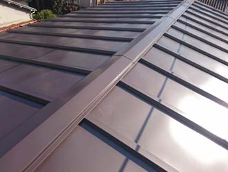 台風被害を受け雨漏りを起こしていたトタンからガルバリウム鋼板で葺き替え雨漏りを改善