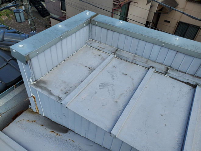 パラペットのある屋根の雨漏り