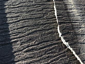 割れたスレートの拡大